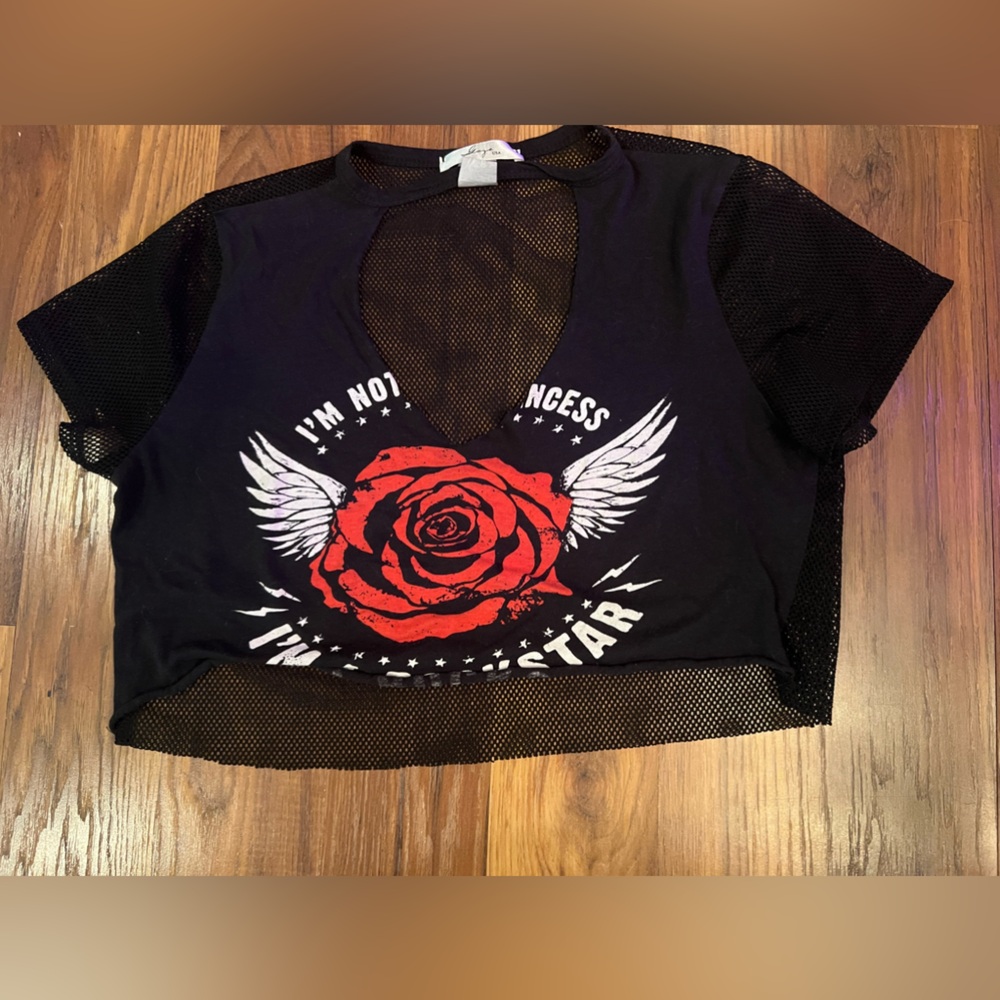 I’m not a princess in a Rockstar crop top mesh back size medium